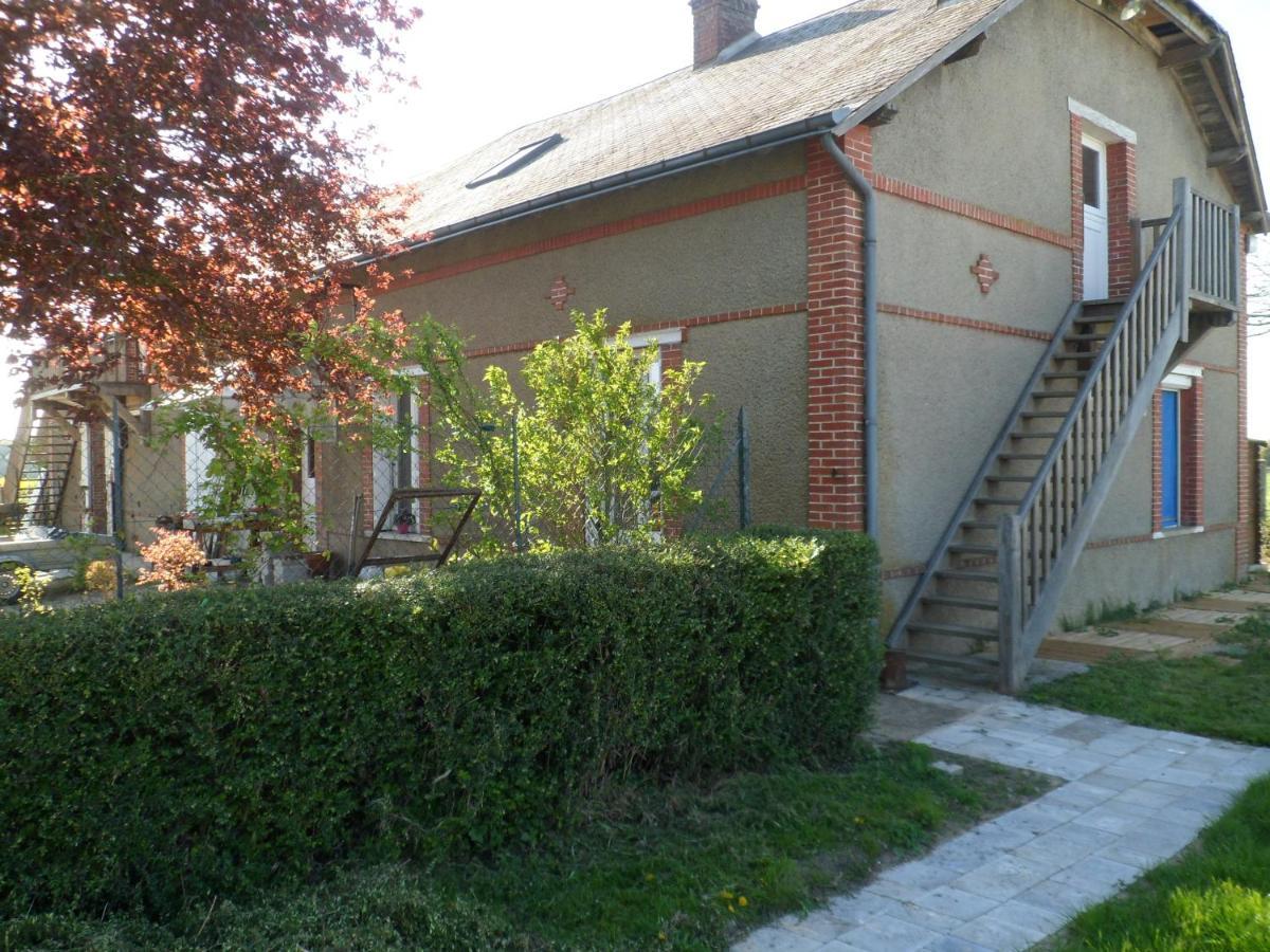 לינה וארוחת בוקר Saint-Hilaire-la-Gravelle L'Etape De St Hilaire La Gravelle מראה חיצוני תמונה